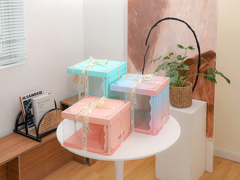 Why is transparent cake box more and more popular in the market?