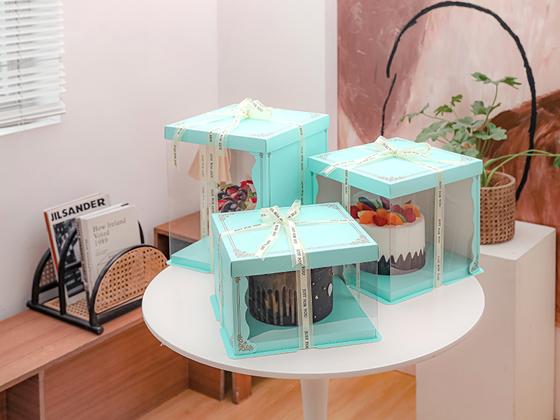 Popular trend of transparent cake box customization
